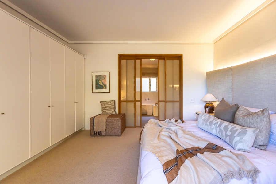 1 Bedroom Property for Sale in Sea Point Western Cape